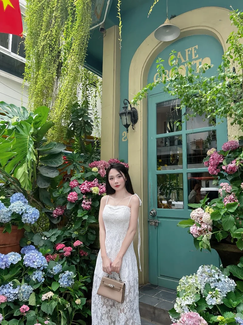 Ngắm trọn vẻ đẹp sắc nét với Hình nền gái xinh cho điện thoại HD