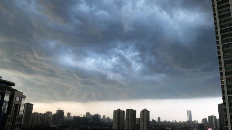 Đối lưu khí quyển mạnh mẽ tạo điều kiện cho mưa dông