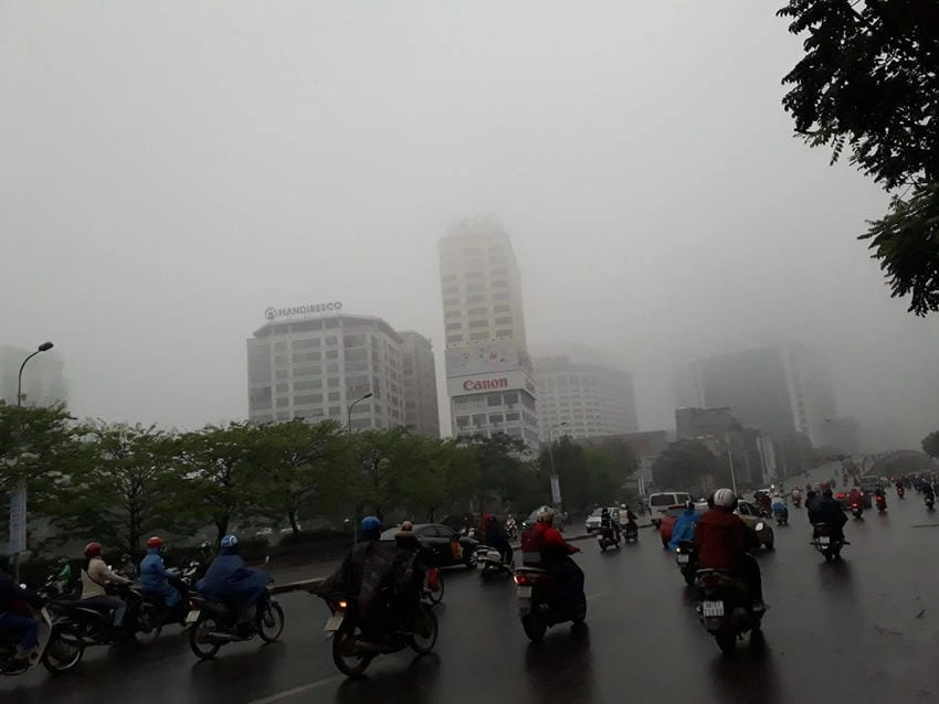 Bầu trời u ám xám xịt báo hiệu sự xuất hiện dai dẳng của mưa phùn