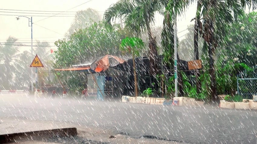 Cường độ mưa lớn đột ngột là đặc trưng nổi bật của cơn mưa rào