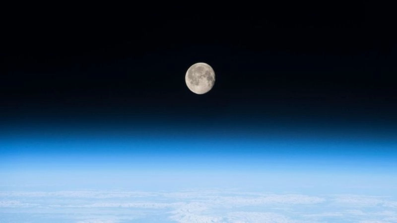 Độ cao tầng ngoài xác định ranh giới thoát khí vào vũ trụ