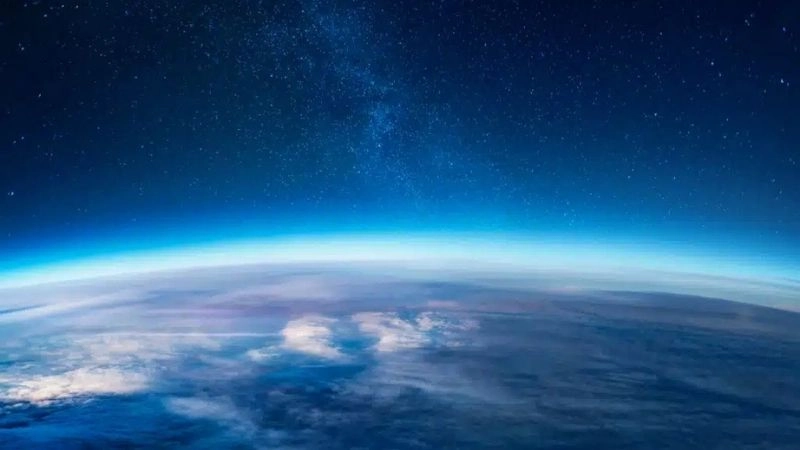 Phân tử tầng ngoài tồn tại thưa thớt trong tầng ngoài