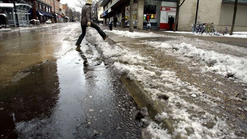 Độ ẩm không khí ảnh hưởng đến tốc độ tuyết tan