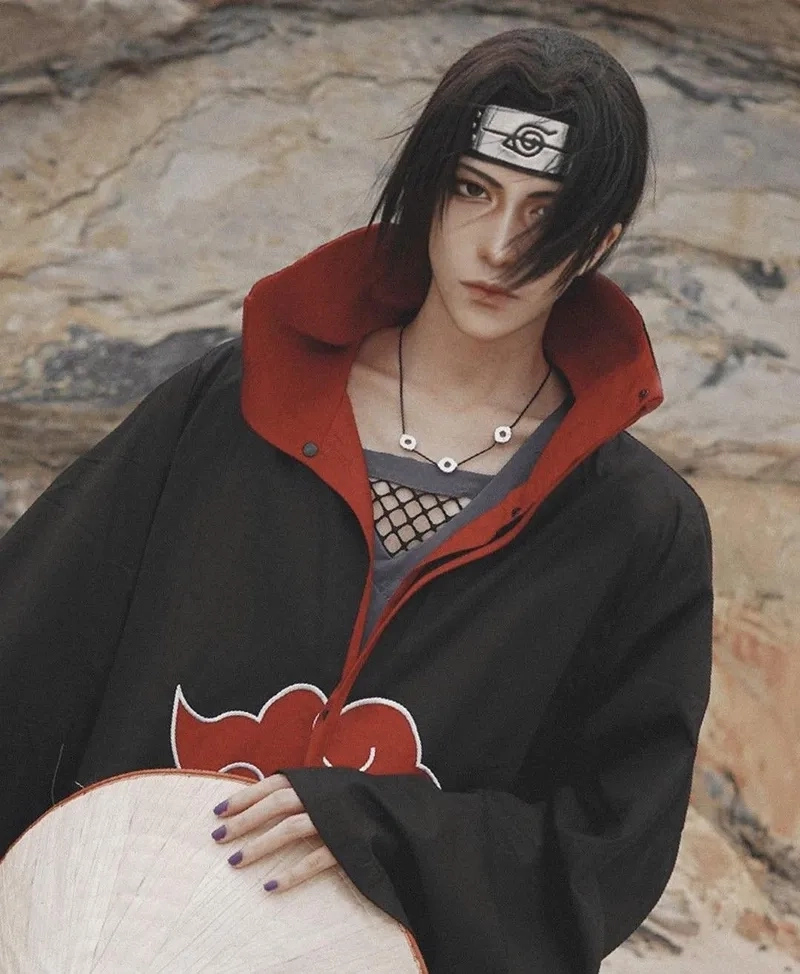 Itachi ngầu thể hiện khí chất lạnh lùng đầy bí ẩn