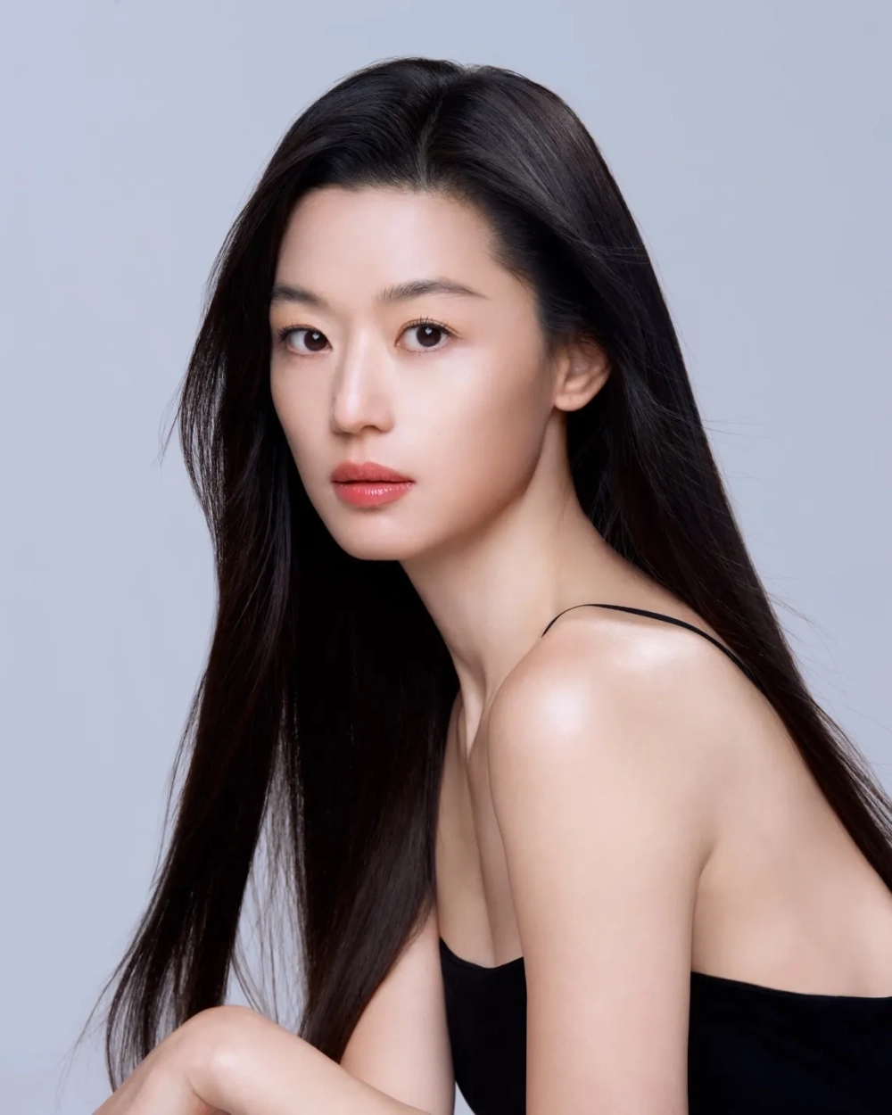 Jun Ji-hyun là biểu tượng nhan sắc và khí chất hàng đầu của màn ảnh Hàn Quốc.