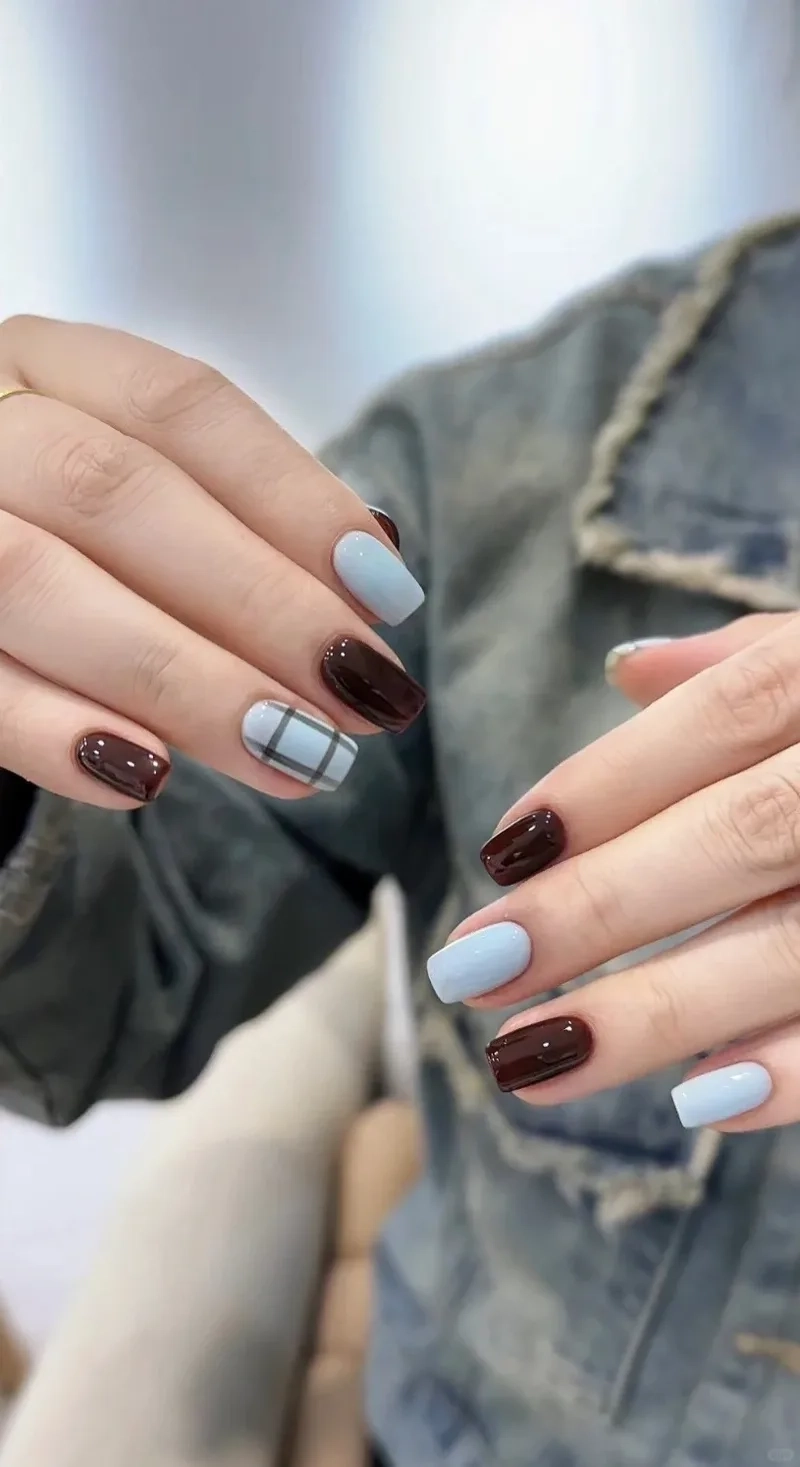 Kiểu nail caro trẻ trung giúp móng tay nổi bật