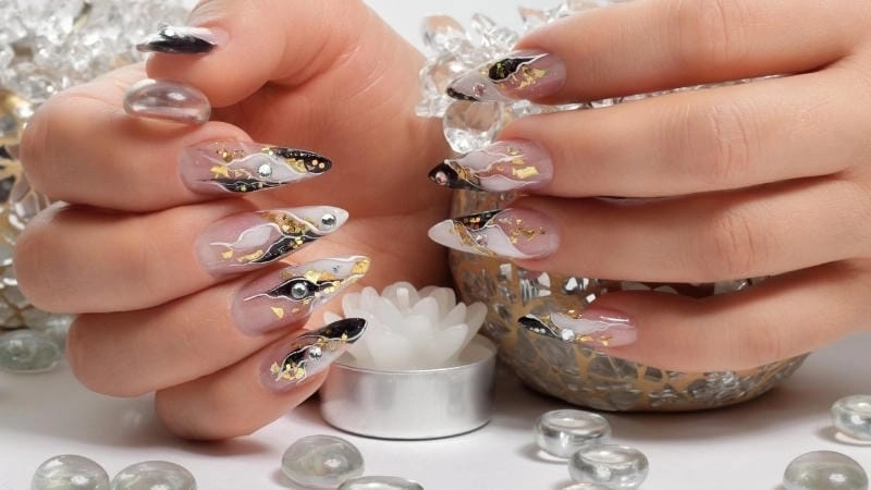 Làm hoa hồng nail giúp bộ móng thêm cuốn hút