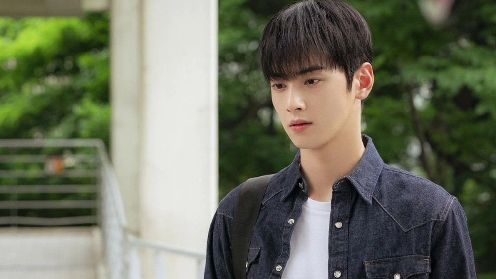 Astro cha eun woo là thành viên nổi bật của nhóm nhạc astro