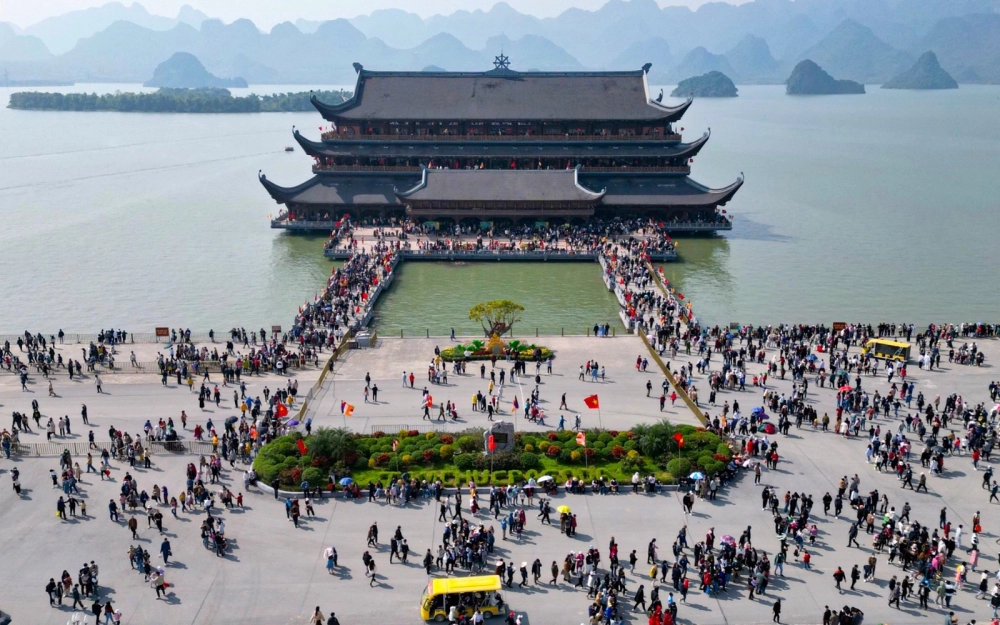 Lễ cầu duyên chùa Hà diễn ra quanh năm.