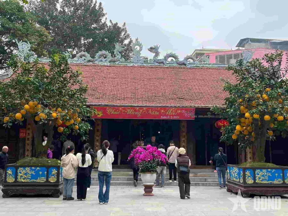 Chùa Hà về đêm tĩnh lặng và trang nghiêm.