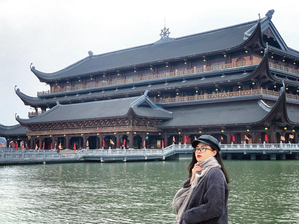 Chùa Tam Chúc Hà Nam thu hút đông đảo du khách.