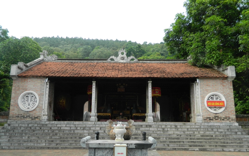 Khu di tích Bà Triệu là nơi tưởng niệm nữ anh hùng dân tộc.