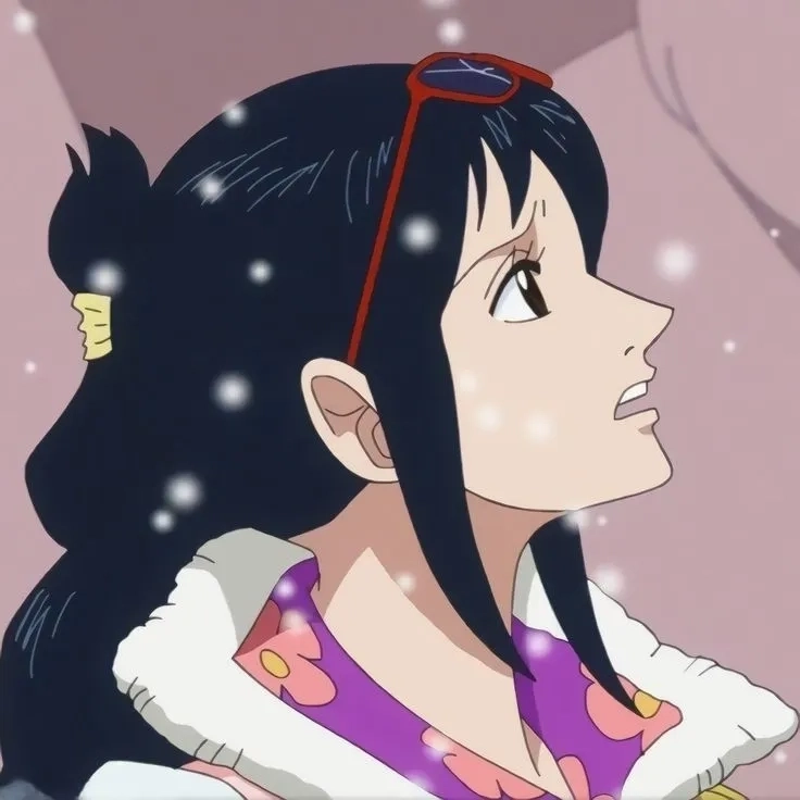 Tashigi marine swordswoman nổi bật với đam mê kiếm thuật.