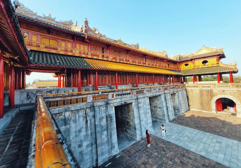 Tử Cấm Thành Huế mang vẻ đẹp cổ kính.