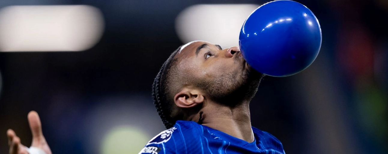 Christopher Nkunku ăn mừng bàn thắng cho Chelsea