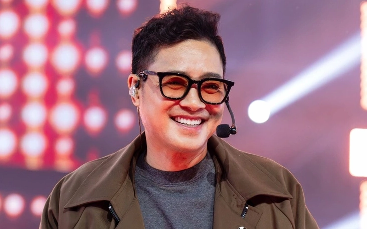 Cựu danh thủ Nguyễn Hồng Sơn khoe giọng hát trong show âm nhạc nhận được sự ủng hộ