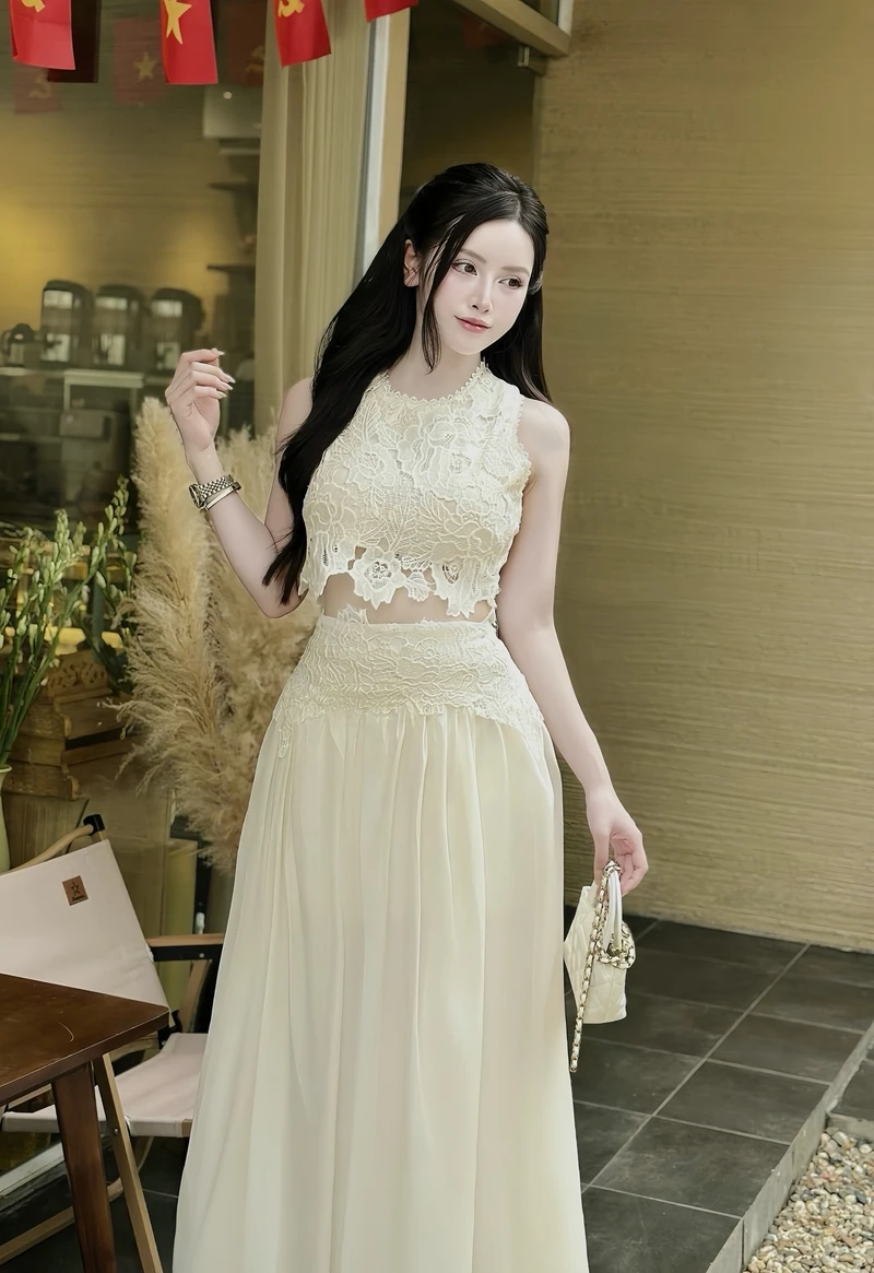 Nhìn là yêu với gái xinh mặc váy croptop ngắn