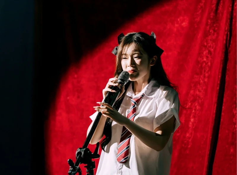 Say đắm trước nhan sắc gái đẹp mặc đồng phục học sinh