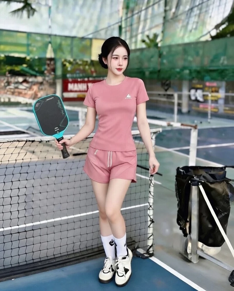 Thần thái sang chảnh của những gái đẹp mặc đồ gym hiện đại