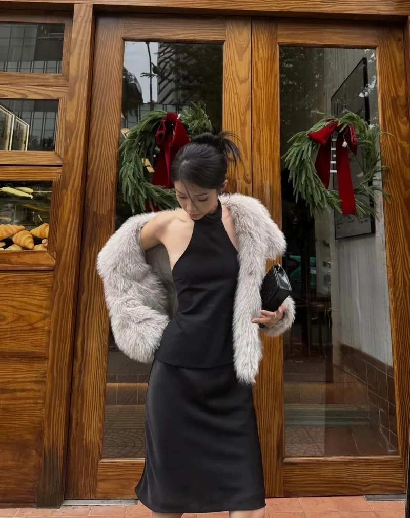 Đốn tim mọi ánh nhìn với Gái đẹp mặc áo hở lưng xinh xắn