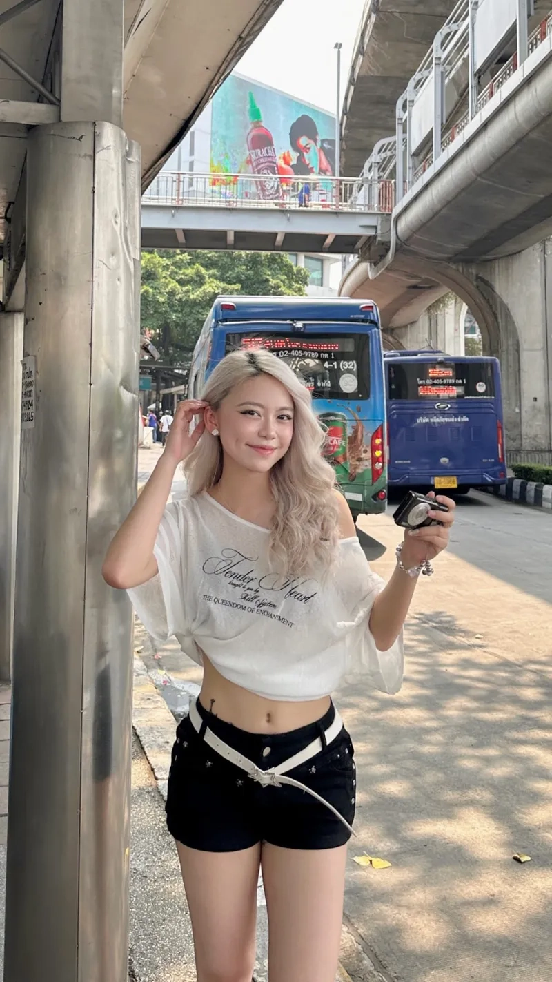 Nét duyên ngầm từ gái xinh má lúm đồng tiền ai nhìn cũng yêu