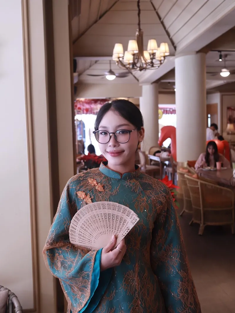 Trọn bộ bộ ảnh gái xinh má lúm cực phẩm không thể rời mắt