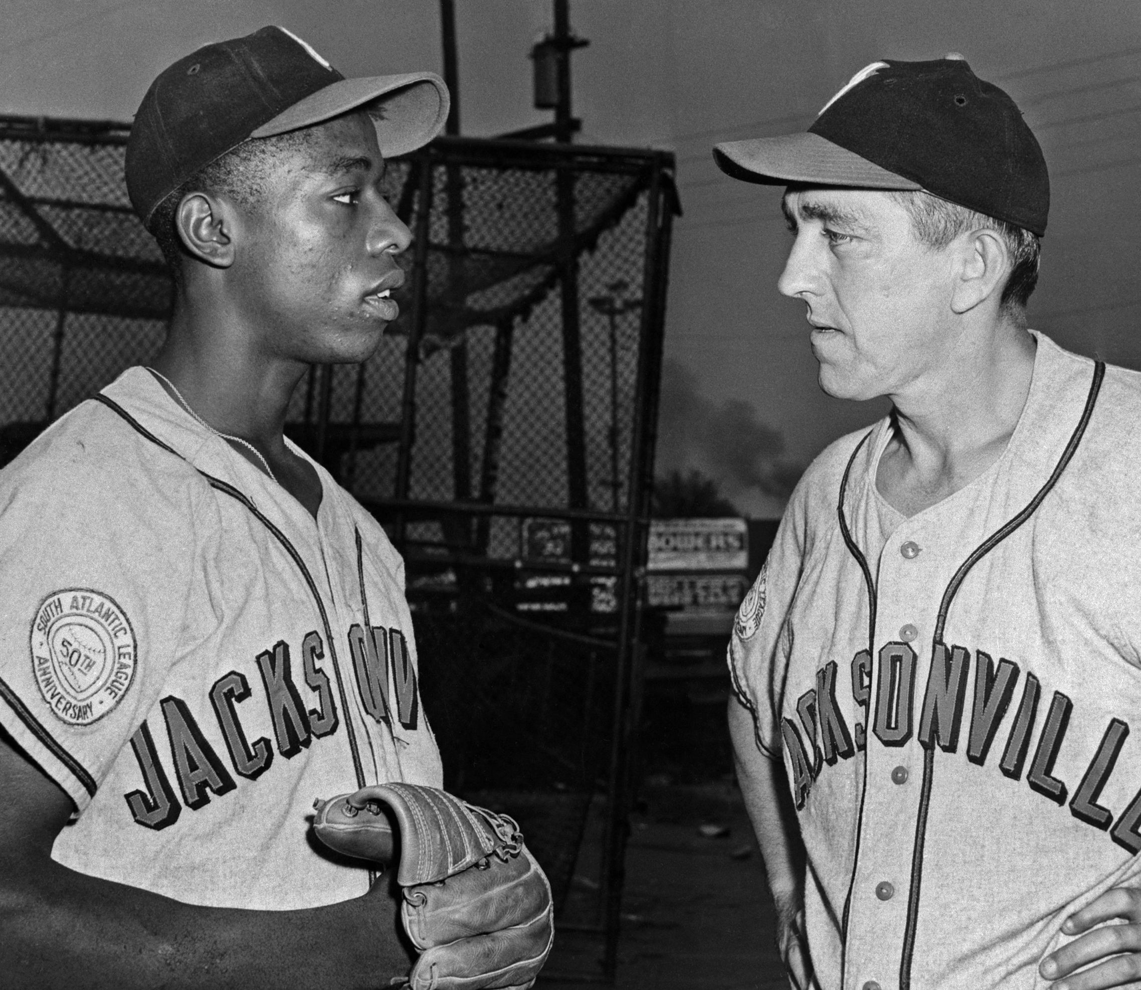 Hank Aaron tại Jacksonville Tars 1953 Tiểu sử Hank Aaron