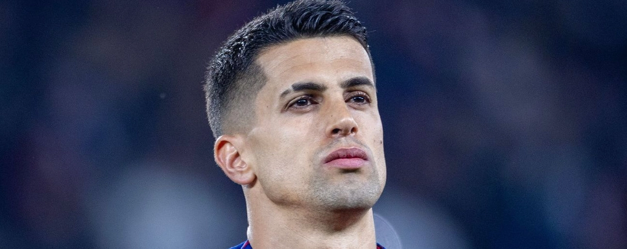 HLV Guardiola bóng gió về khả năng Joao Cancelo trở lại Man City