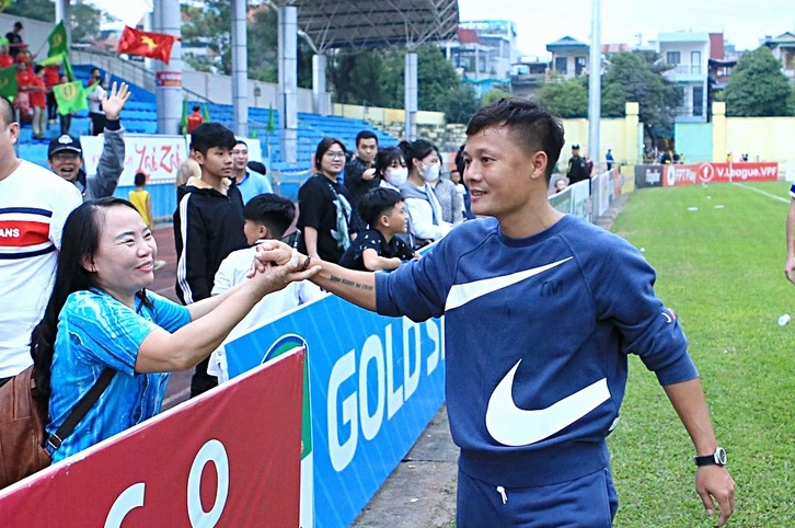 HLV Phạm Thành Lương tại CLB Hòa Bình