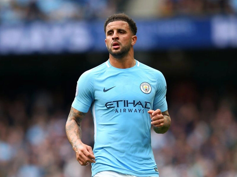 Kyle Walker trong một pha bóng trên sân