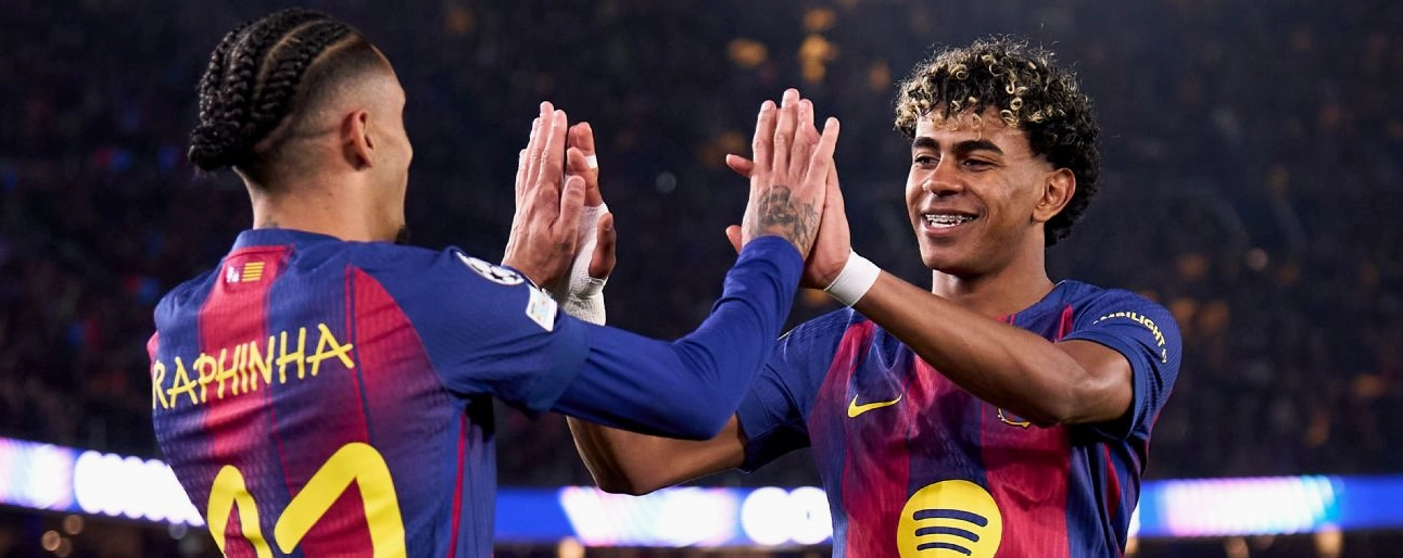 Lamine Yamal FC Barcelona ăn mừng bàn thắng