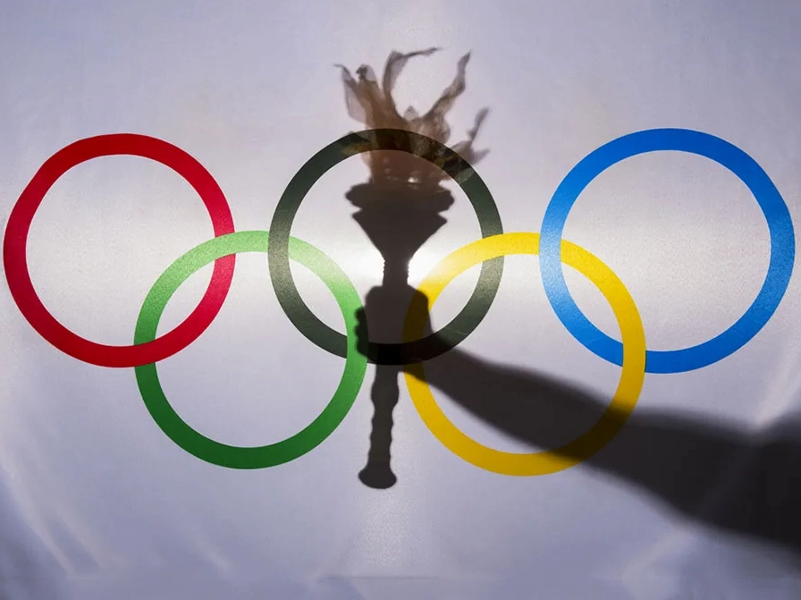 Ngọn đuốc Olympic gợi nhớ về Magic Johnson