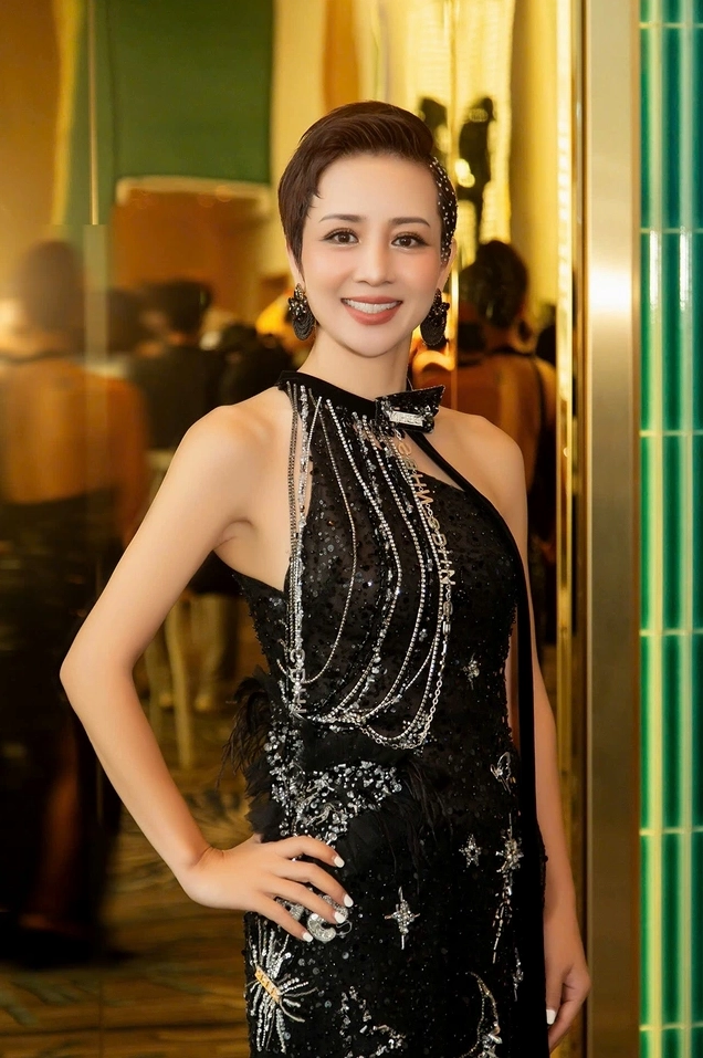 Nguyễn Thúy Hiền thời trẻ rạng rỡ trên sàn đấu wushu