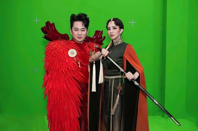 Nguyễn Thúy Hiền trong trang phục wushu thi đấu chuyên nghiệp