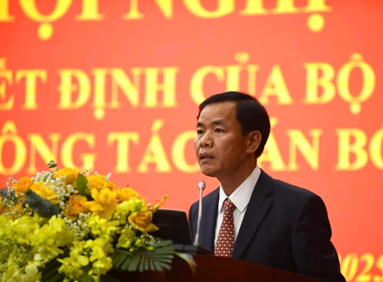 Nguyễn Văn Phương trong một buổi làm việc đầy ý nghĩa