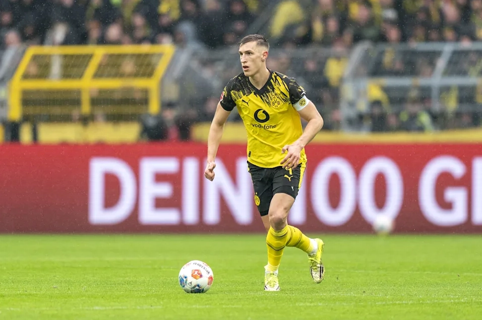 Nico Schlotterbeck muốn ở lại Borussia Dortmund và gia hạn hợp đồng
