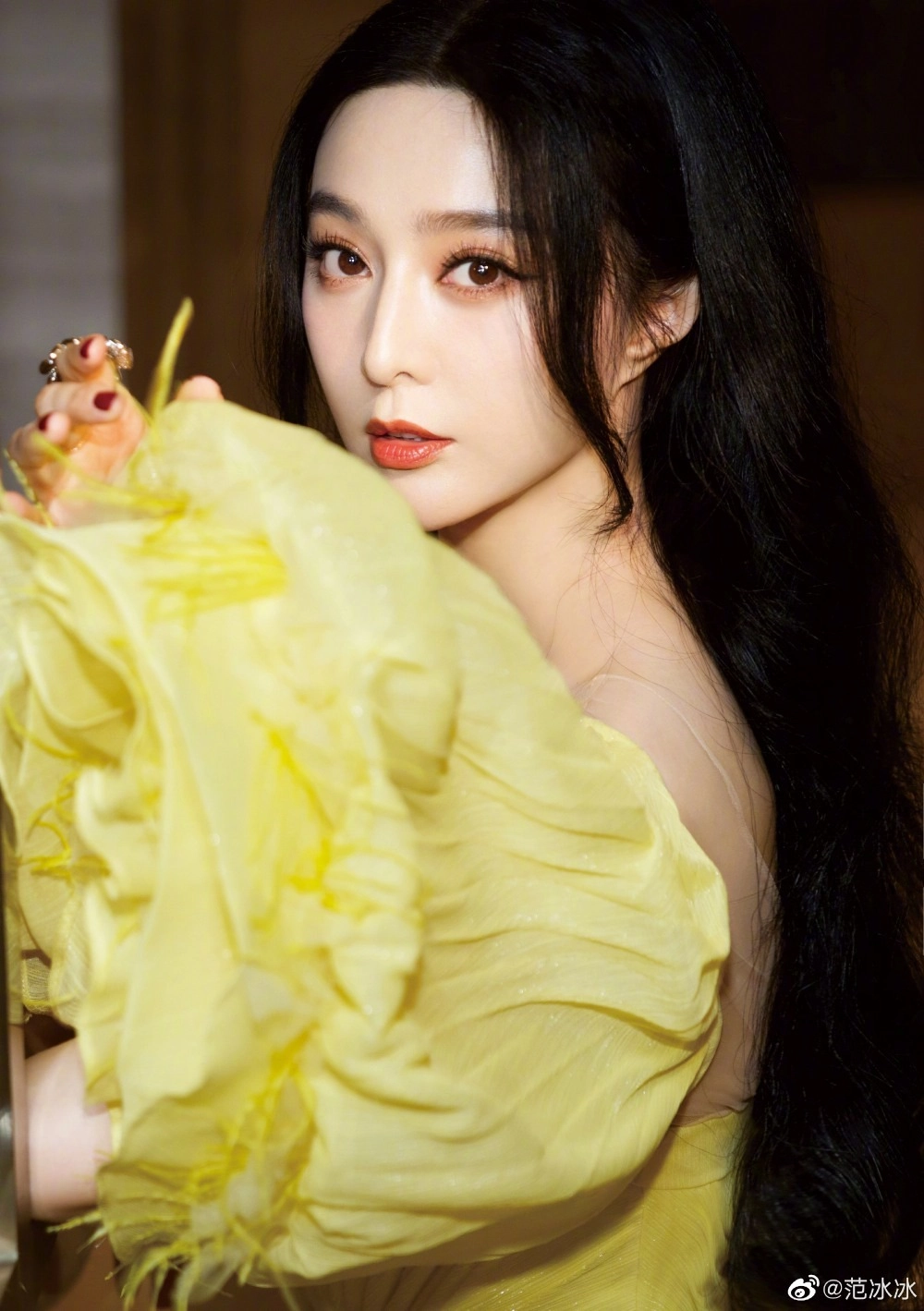 Giữ vững phong độ nhan sắc đỉnh cao dù ở phạm băng băng tuổi trung niên.