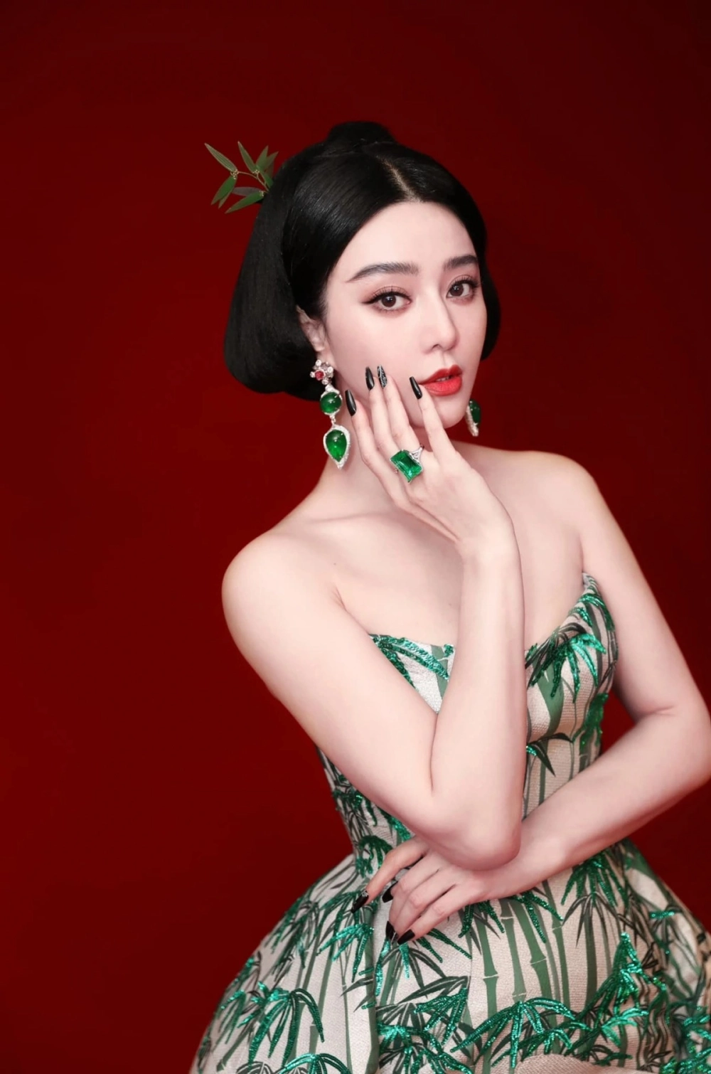 Sự biến hóa đa dạng và đẳng cấp trong phong cách thời trang phạm băng băng.