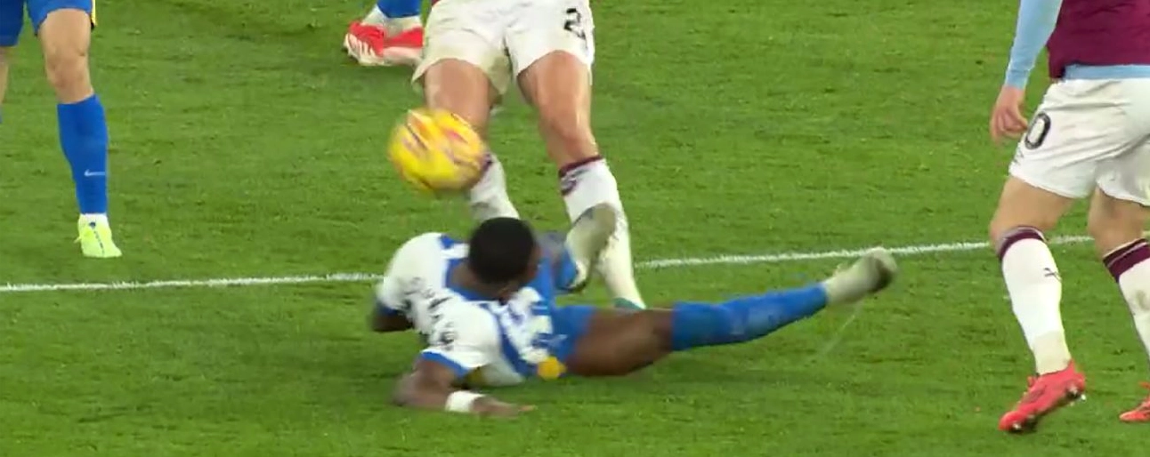 Phân tích Pervis Estupiñán