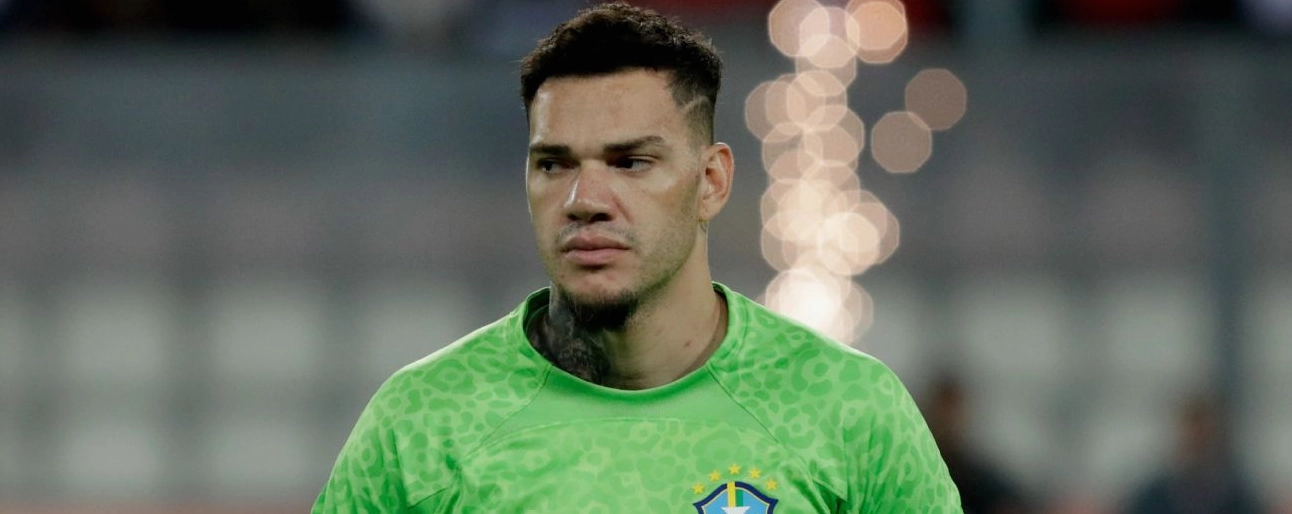 Phân tích Pervis Estupiñán