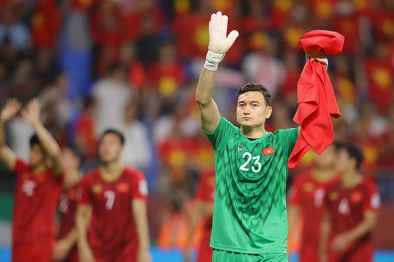 Những cột mốc vàng son trong sự nghiệp quần đùi áo số