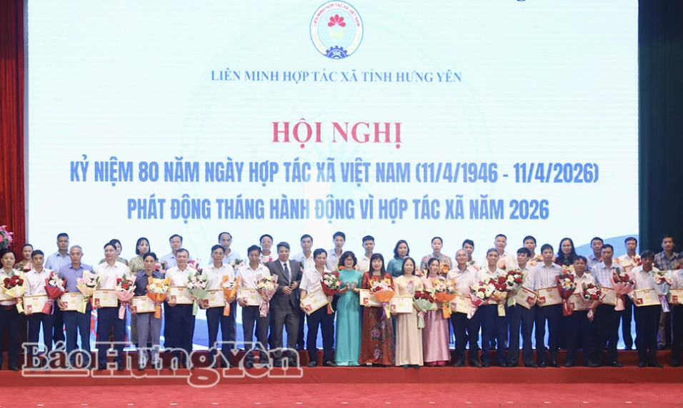 58 cá nhân được nhận Kỷ niệm chương Vì sự nghiệp phát triển HTX