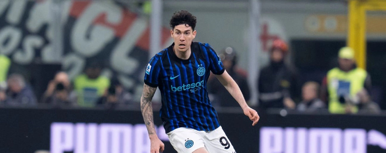 Alessandro Bastoni thi đấu dũng mãnh trong màu áo Inter Milan trước sự quan tâm của Barcelona