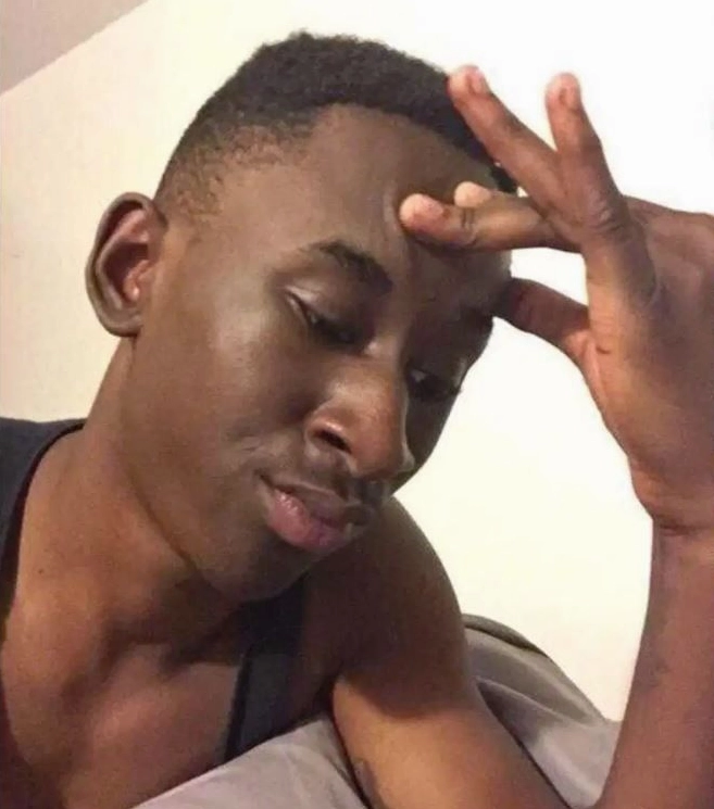 Ảnh chế anh da đen chỉ tay cực gắt