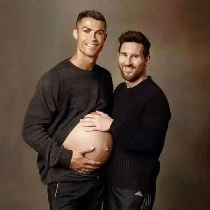 Ảnh chế Ronaldo có bầu với Messi