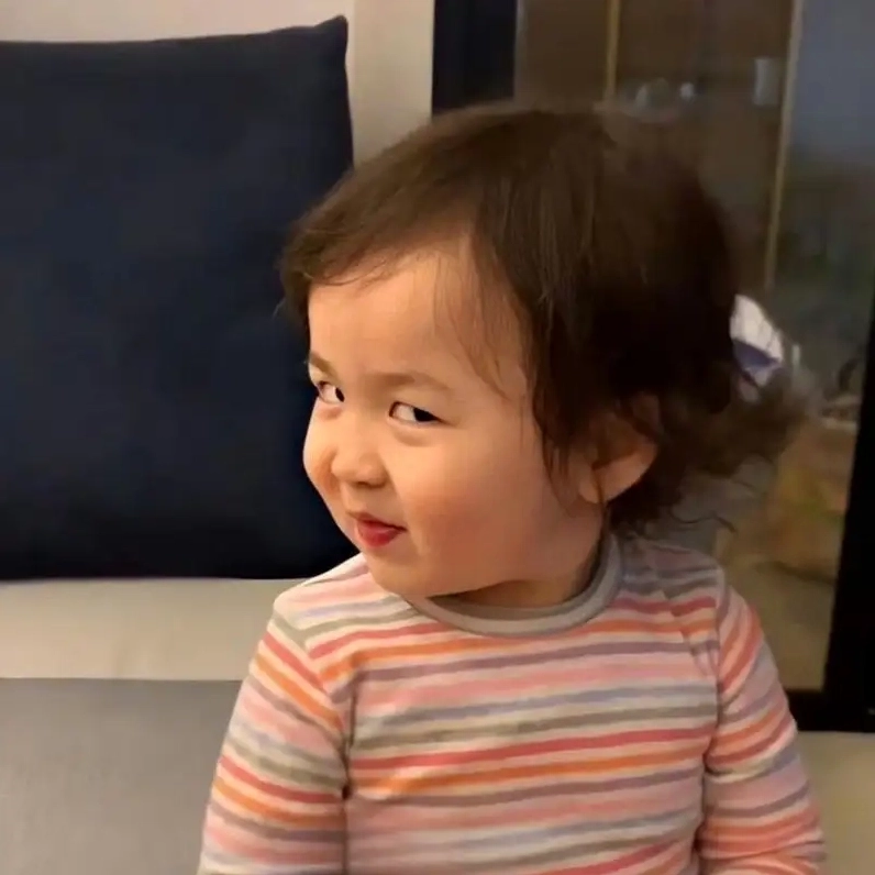 ảnh em bé meme cute chất lượng cao không thể bỏ qua