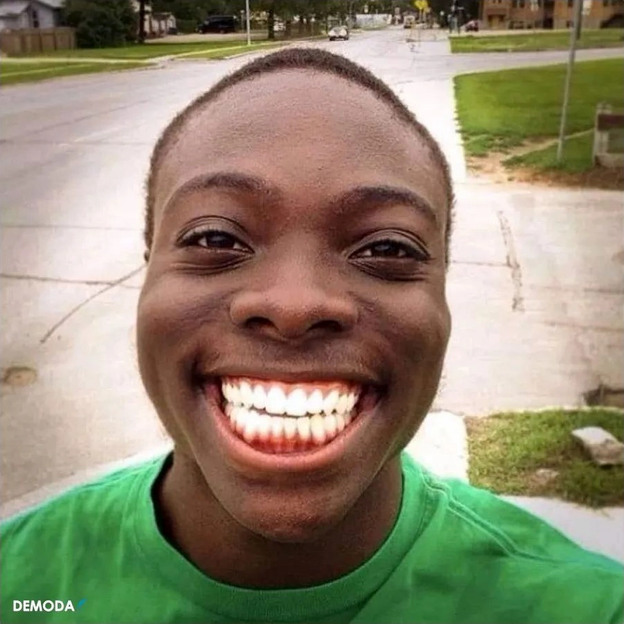 Ảnh meme anh da đen chắp tay lạy bái phục