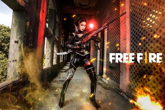 Ảnh nền game free fire tạo hình cosplay độc đáo trong thẻ vô cực