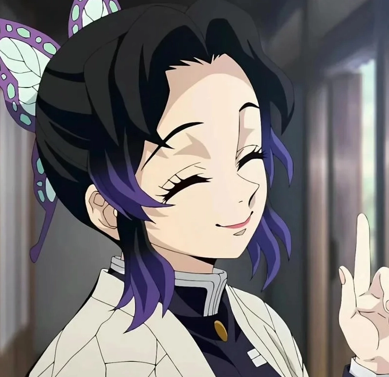 ảnh shinobu sử dụng vũ khí