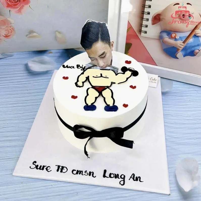 Bánh kem tạo hình vòng 1 quyến rũ mặc bikini đỏ viền trắng cực kỳ hài hước